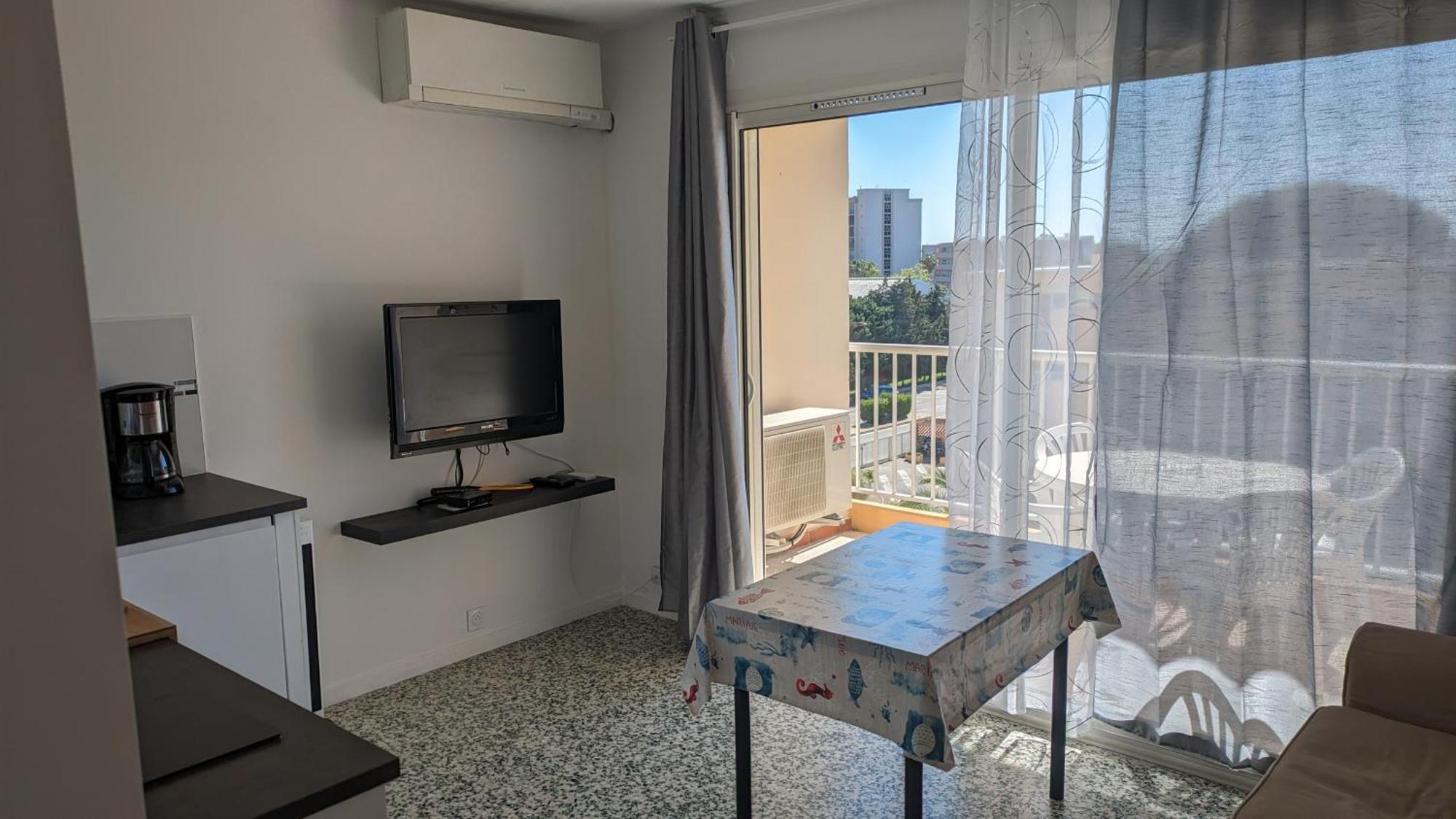 Studio Avec Coin Nuit, 100 M De La Mer Le Lavandou Exteriér fotografie