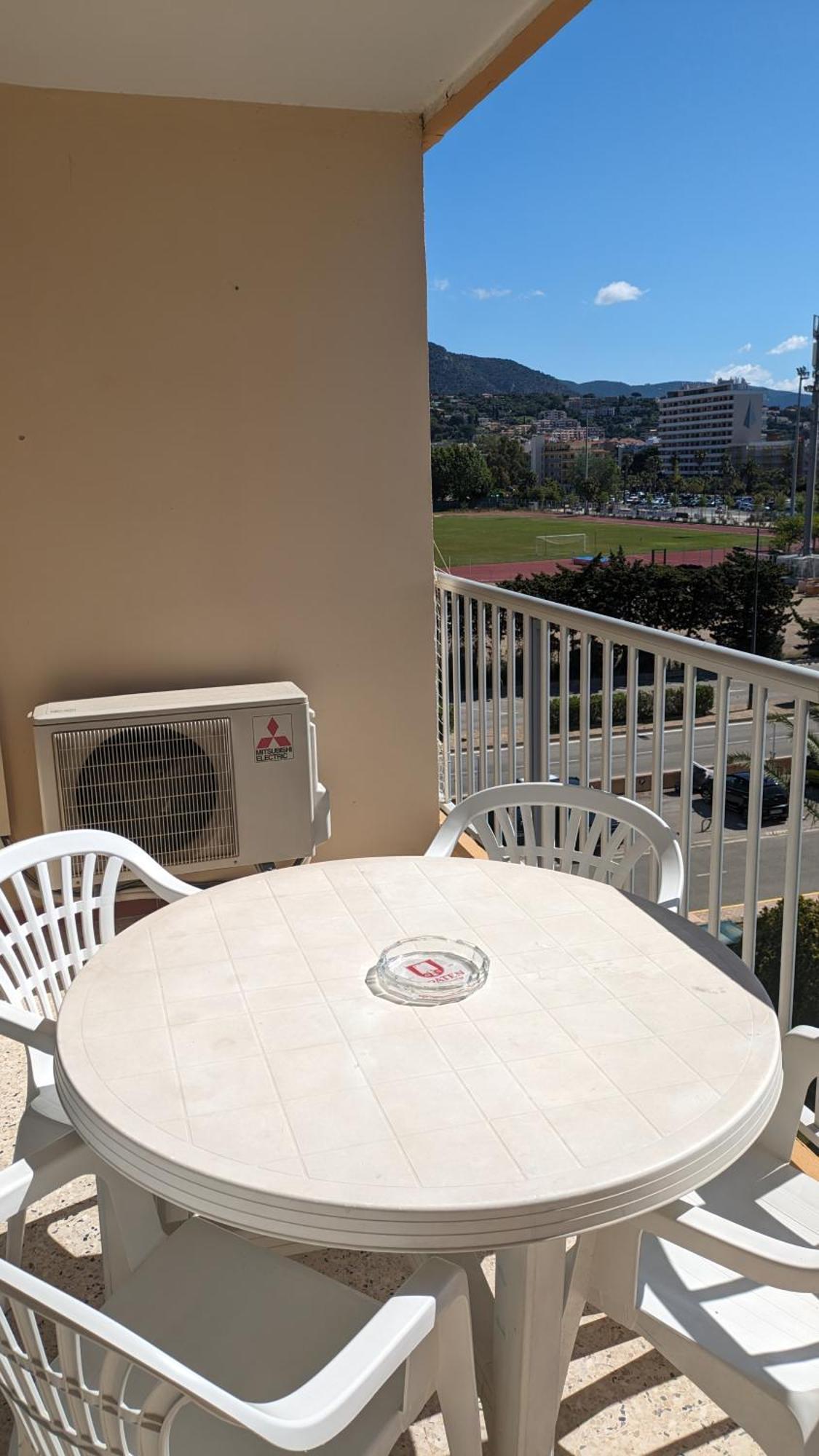 Studio Avec Coin Nuit, 100 M De La Mer Le Lavandou Exteriér fotografie